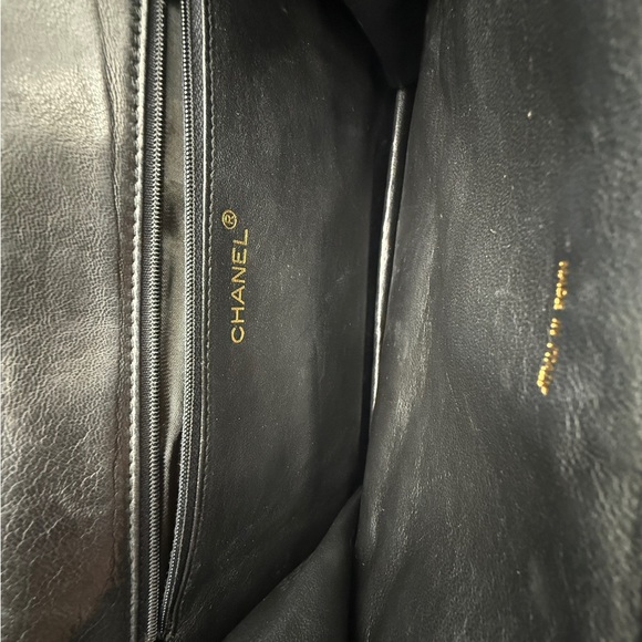 CHANEL VINTAGE LEATHER MATELASSE COCO MARK TASSEL CHAIN BAG - Picture 16 of 16